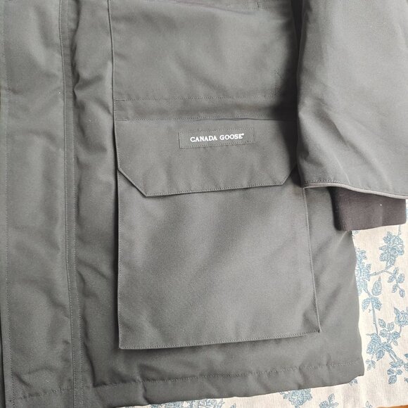 Canada Goose Expedition Parka - Picture 5 of 9